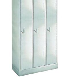 Stainless Steel Wardrobe With Three Units For Changing Clothes